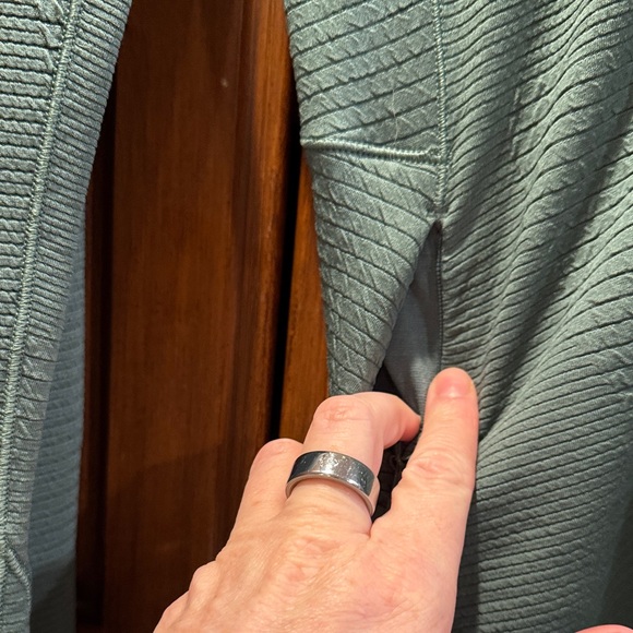 Lululemon Ventscape Hooded Balaclava Medium Forest Hoodie size 6 - Picture 3 of 9